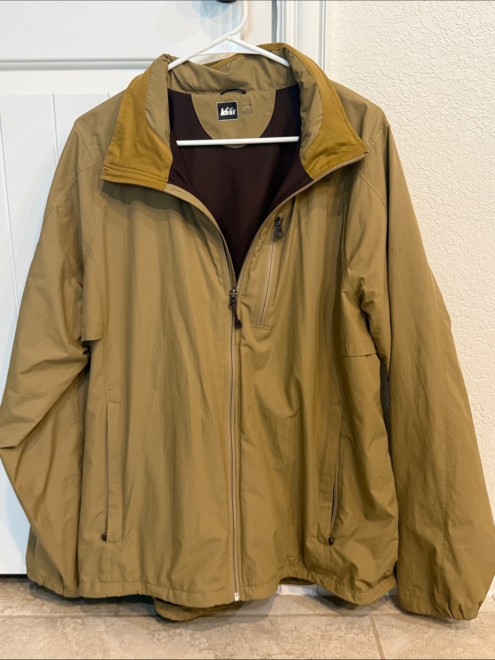 REI Men’s Windbreaker Jacket — Tan with Dark Brown Lining Hood